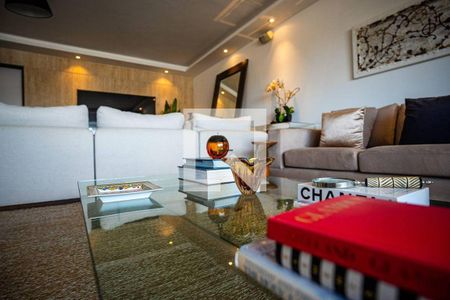 Apartamento à venda com 3 quartos, 212m² em Vila Nova Conceição, São Paulo