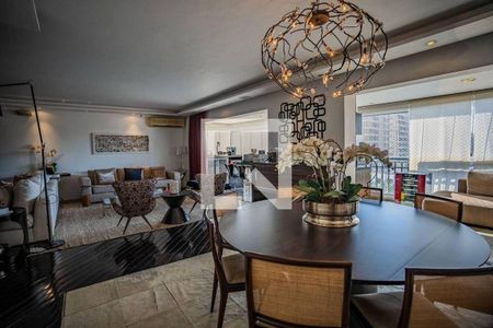 Apartamento à venda com 3 quartos, 212m² em Vila Nova Conceição, São Paulo