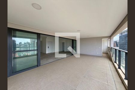 Varanda  de apartamento à venda com 3 quartos, 227m² em Chácara Santo Antônio (zona Sul), São Paulo