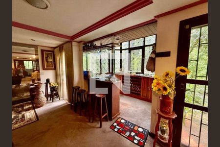 Casa à venda com 3 quartos, 271m² em Sapê, Niterói