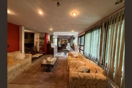 Casa à venda com 3 quartos, 271m² em Sapê, Niterói