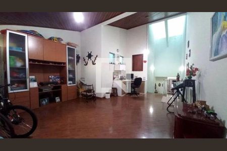 Casa à venda com 4 quartos, 212m² em Vila Assunção, Santo André