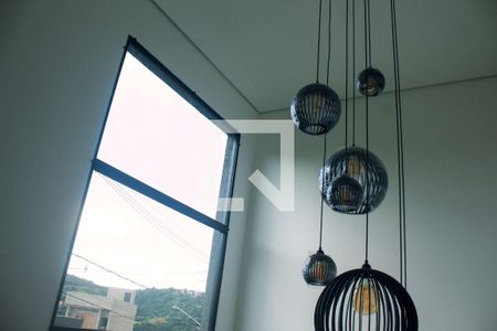 Casa à venda com 3 quartos, 153m² em Villas do Jaguarí, Santana de Parnaíba
