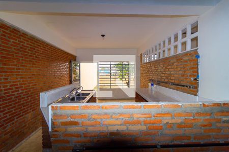 Cozinha de casa para alugar com 1 quarto, 60m² em Vila Paulo Silas, São Paulo
