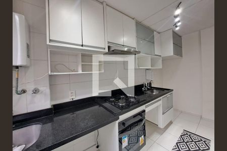 Cozinha de apartamento à venda com 2 quartos, 56m² em Continental, Osasco