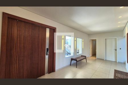 Hall de Entrada  de casa de condomínio para alugar com 4 quartos, 389m² em Swiss Park, Campinas