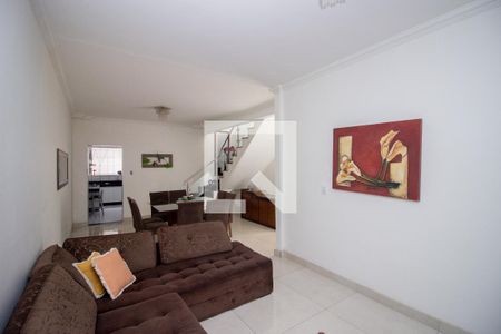 Sala de casa à venda com 6 quartos, 410m² em Colonial, Contagem