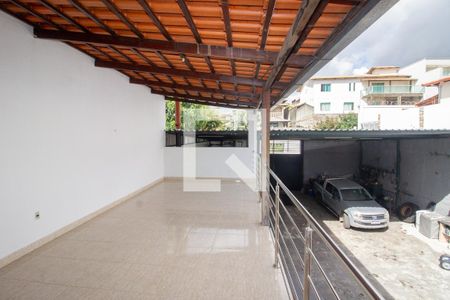 Varanda 1 de casa à venda com 6 quartos, 410m² em Colonial, Contagem