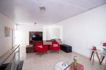 Sala de TV de casa à venda com 6 quartos, 410m² em Colonial, Contagem