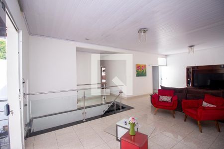 Sala de TV de casa à venda com 6 quartos, 410m² em Colonial, Contagem