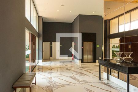 Hall de entrada de apartamento à venda com 3 quartos, 121m² em Vila Sofia, São Paulo