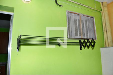 Detalhe - Área de Serviço e Quintal de casa para alugar com 1 quarto, 60m² em Jardim Vivan, São Paulo