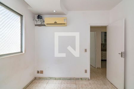 Quarto 1 de apartamento para alugar com 2 quartos, 60m² em Jardim Montanhês, Belo Horizonte