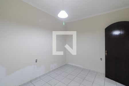 Quarto 2 de casa para alugar com 2 quartos, 100m² em Vila Raquel, São Paulo