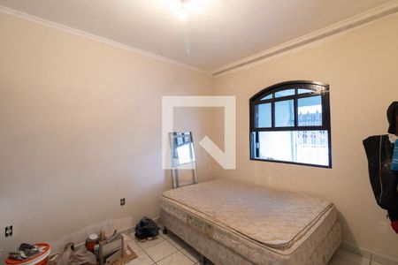 Quarto 1 de casa para alugar com 2 quartos, 100m² em Vila Raquel, São Paulo
