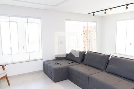 Sala de casa de condomínio para alugar com 3 quartos, 180m² em Campo Grande, Rio de Janeiro