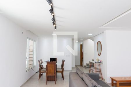 Sala de casa de condomínio para alugar com 3 quartos, 180m² em Campo Grande, Rio de Janeiro