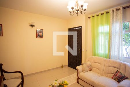 SALA de casa à venda com 3 quartos, 202m² em Vila Miriam, São Paulo