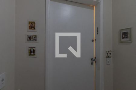 Hall de entrada de apartamento à venda com 2 quartos, 82m² em Vila Nova Conceição, São Paulo