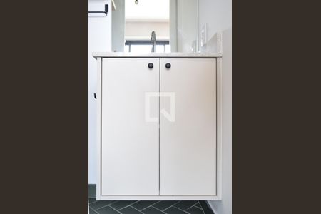 Banheiro de kitnet/studio à venda com 1 quarto, 22m² em Pinheiros, São Paulo