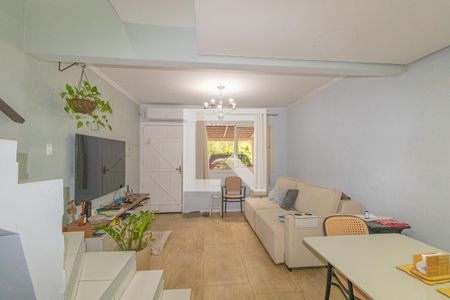 Sala de casa de condomínio à venda com 2 quartos, 103m² em Rio Branco, Canoas