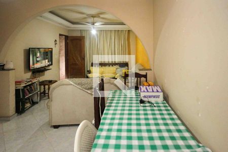 Casa à venda com 2 quartos, 250m² em Vila Tolstoi, São Paulo