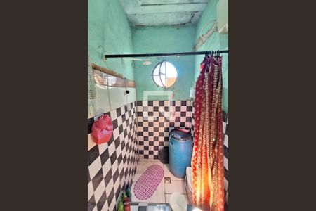 Banheiro de casa para alugar com 4 quartos, 54m² em Vila Urussai, Duque de Caxias