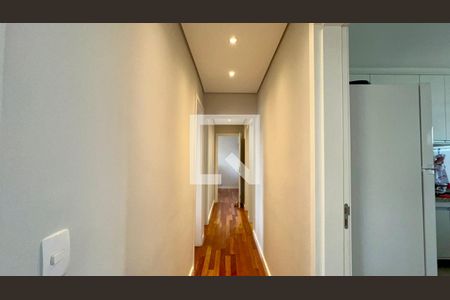 Corredor de apartamento à venda com 3 quartos, 166m² em Cerqueira César, São Paulo