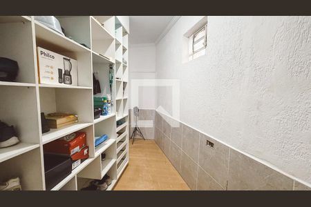 Closet Quarto 1 de casa à venda com 5 quartos, 180m² em Vila Basileia, São Paulo
