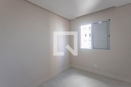 Quarto 1  de apartamento à venda com 2 quartos, 45m² em Canhema, Diadema