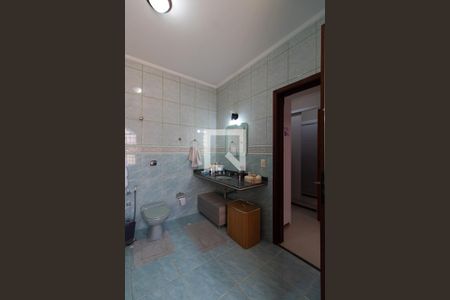 BANHEIRO DA SUITE 1 de casa à venda com 4 quartos, 450m² em Fazenda Santa Cândida, Campinas