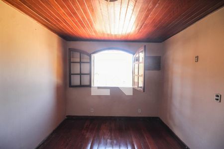 Casa para alugar com 3 quartos, 300m² em Centro, Belford Roxo