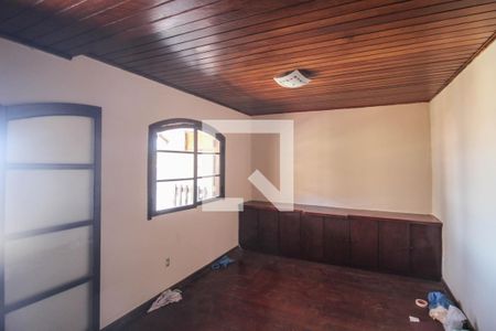 Casa para alugar com 3 quartos, 300m² em Centro, Belford Roxo
