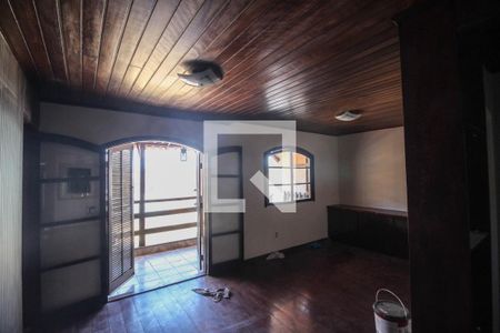 Casa para alugar com 3 quartos, 300m² em Centro, Belford Roxo