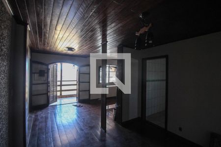 Casa para alugar com 3 quartos, 300m² em Centro, Belford Roxo
