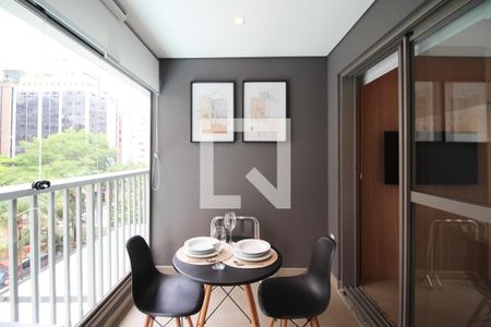 Varanda de kitnet/studio à venda com 1 quarto, 26m² em Indianópolis, São Paulo