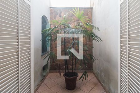 Varanda do Quarto 3 de casa para alugar com 4 quartos, 560m² em Vila Perreli, Poá