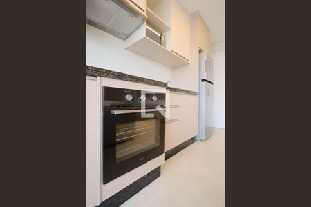 Cozinha e Área de Serviço de apartamento para alugar com 2 quartos, 65m² em Vila Azevedo, São Paulo