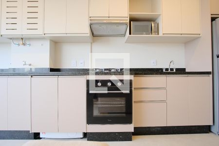 Cozinha e Área de Serviço de apartamento para alugar com 2 quartos, 65m² em Vila Azevedo, São Paulo