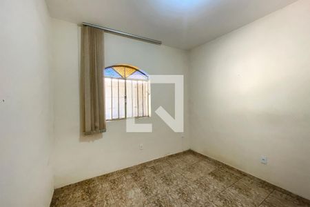 Casa à venda com 5 quartos, 300m² em Floramar, Belo Horizonte