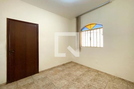 Casa à venda com 5 quartos, 300m² em Floramar, Belo Horizonte