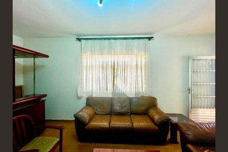 Casa para alugar com 3 quartos, 258m² em Jardim Presidente Dutra, Guarulhos