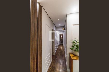 Corredor de apartamento à venda com 4 quartos, 105m² em Jardim Tupanci, Barueri