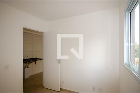 Quarto 1 de apartamento para alugar com 2 quartos, 35m² em Jardim Bandeirantes, São Paulo