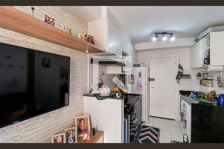 Sala + Cozinha de apartamento à venda com 1 quarto, 28m² em Vila Penteado, São Paulo