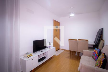 Sala de apartamento para alugar com 2 quartos, 42m² em Vila Lage, São Gonçalo