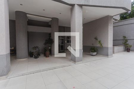 Hall de entrada de apartamento à venda com 2 quartos, 150m² em Sion, Belo Horizonte