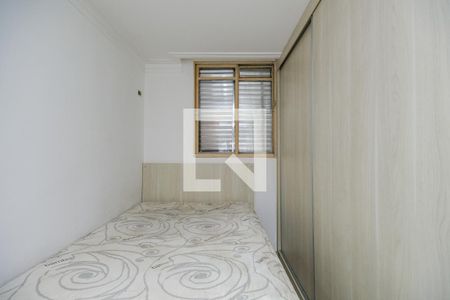 Quarto 1 de apartamento para alugar com 2 quartos, 52m² em Conjunto Promorar Raposo Tavares, São Paulo