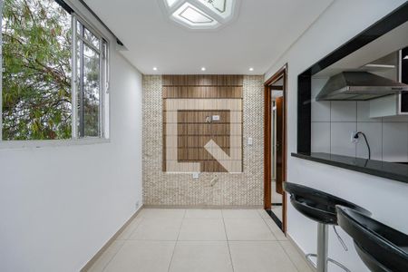 Sala de apartamento para alugar com 2 quartos, 52m² em Conjunto Promorar Raposo Tavares, São Paulo