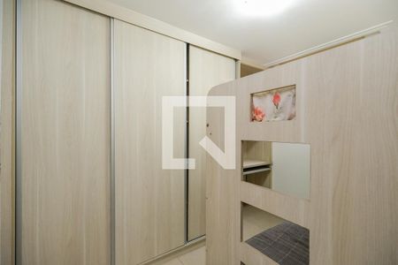 Quarto 2 de apartamento para alugar com 2 quartos, 52m² em Conjunto Promorar Raposo Tavares, São Paulo